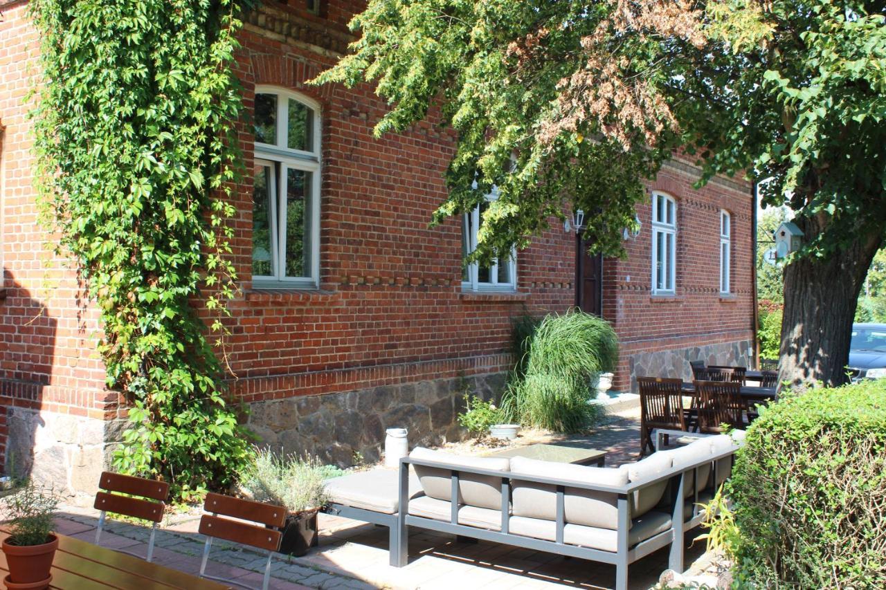 Hotel Sankt Georg Neubrandenbourg Extérieur photo