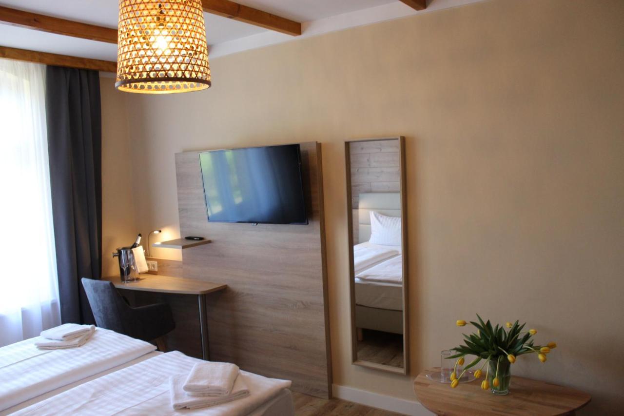 Hotel Sankt Georg Neubrandenbourg Extérieur photo