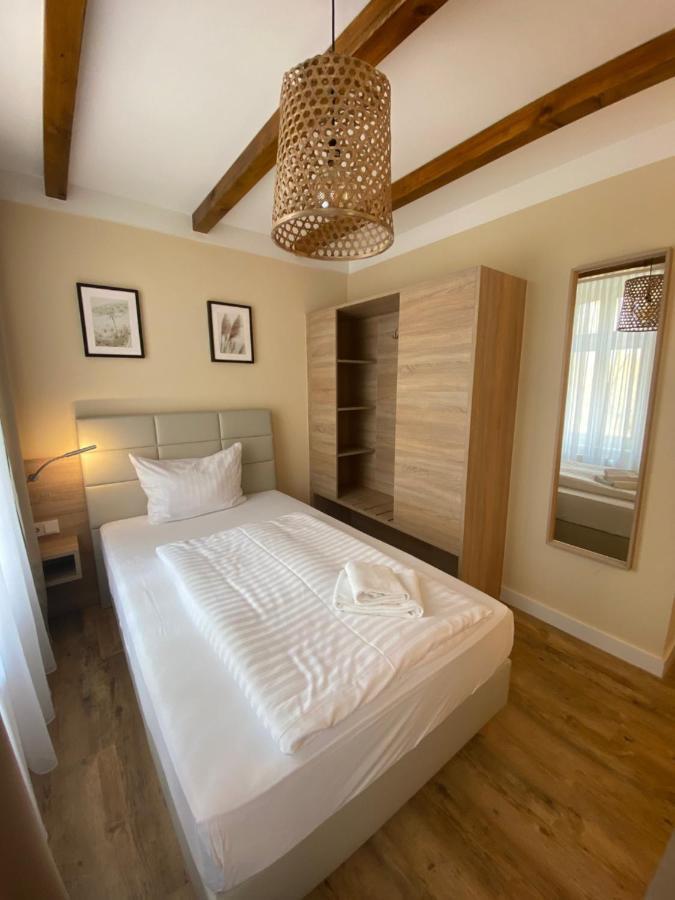 Hotel Sankt Georg Neubrandenbourg Extérieur photo