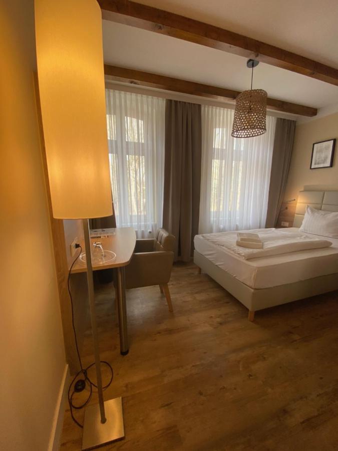 Hotel Sankt Georg Neubrandenbourg Extérieur photo